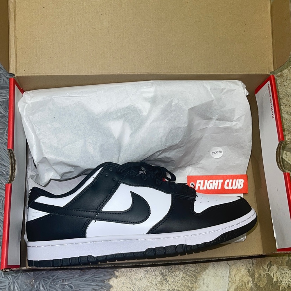 Black and white nike dunks